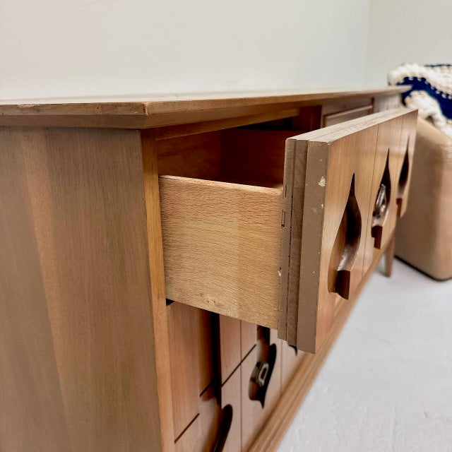 1950s Mid-Century Modern Tall Boy Chest of Drawers Kent Coffey Perspecta Moroccan, Attributed For Sale - Image 14 of 17