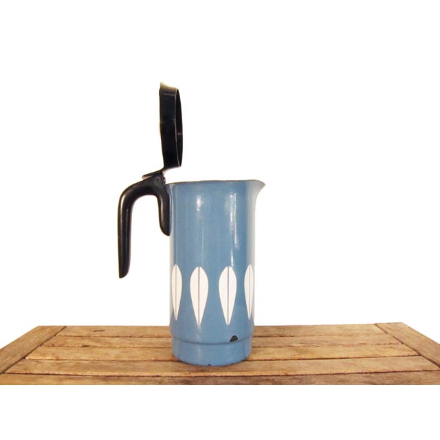 This gorgeous little Cathrineholm 'Lotus' design pitcher / coffee percolator is the perfect addition to any mid-century...