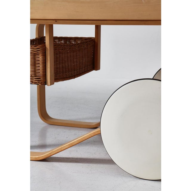 Tan Model 900 Tea Trolley with White Ceramic Tiles & Rattan Basket attributed to Alvar Aalto for Artek, 1960s For Sale - Image 8 of 18