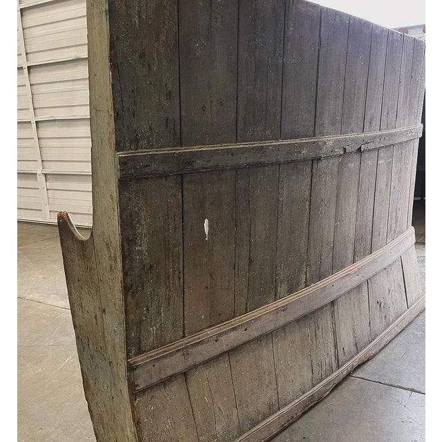American Antique American Wooden Settle For Sale - Image 3 of 3