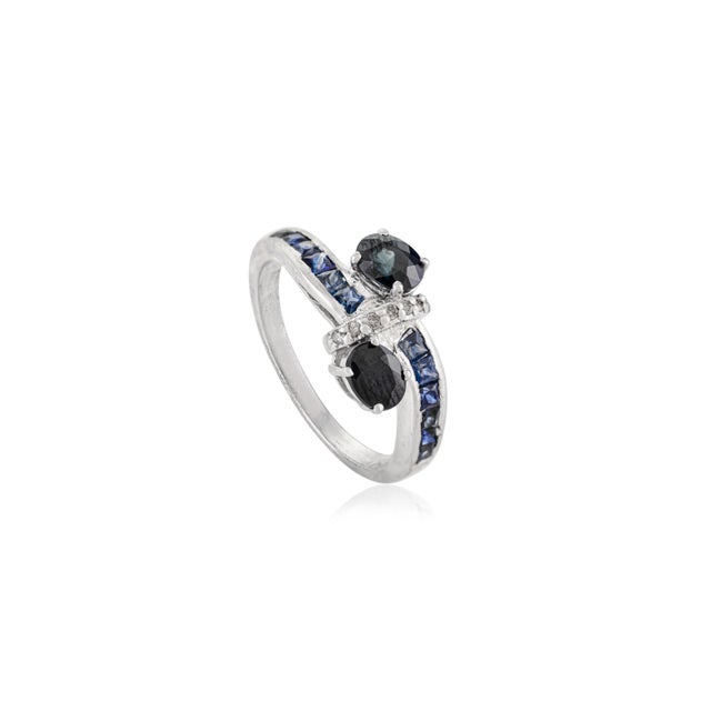 Art Deco Artfully Crafted 925 Sterling Silver Blue Sapphire and Diamond Bypass Ring - Size 7.5 For Sale - Image 3 of 10