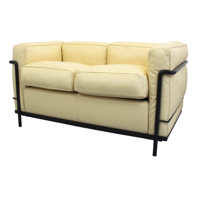 Mid-Century Modern LC2 Two-Seater Sofa in Cream Leather by Le Corbusier Perriand Jeanneret for Cassina, Italy, 2010s For Sale