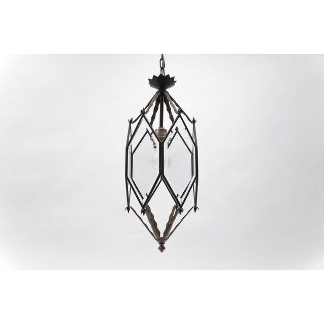 Executed in brass and metal. The lamp need 1x e27 / e26 edison screw fit bulb, is wired, in working condition and runs...