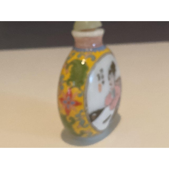 Chinese Famille Rose Porcelain Snuff Bottle With Gu Yue Xuan Mark — Hand‑Painted Qing‑Style Decoration For Sale - Image 3 of 13