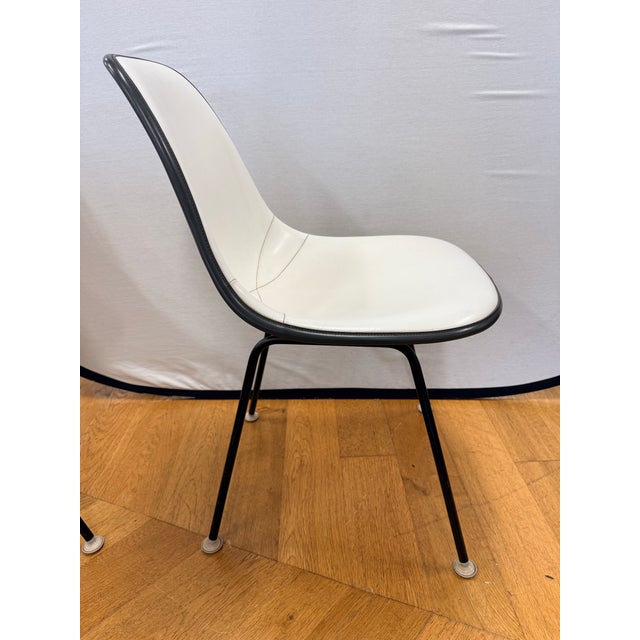 Set of 4 Mid Century Eames for Herman Miller Molded Shell Chairs For Sale In New York - Image 6 of 9
