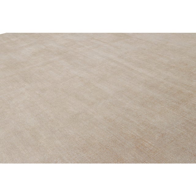 This hand-knotted silk 14x20 rug is a bold new addition to Rug & Kilim’s Textural Collection and represents a series of...