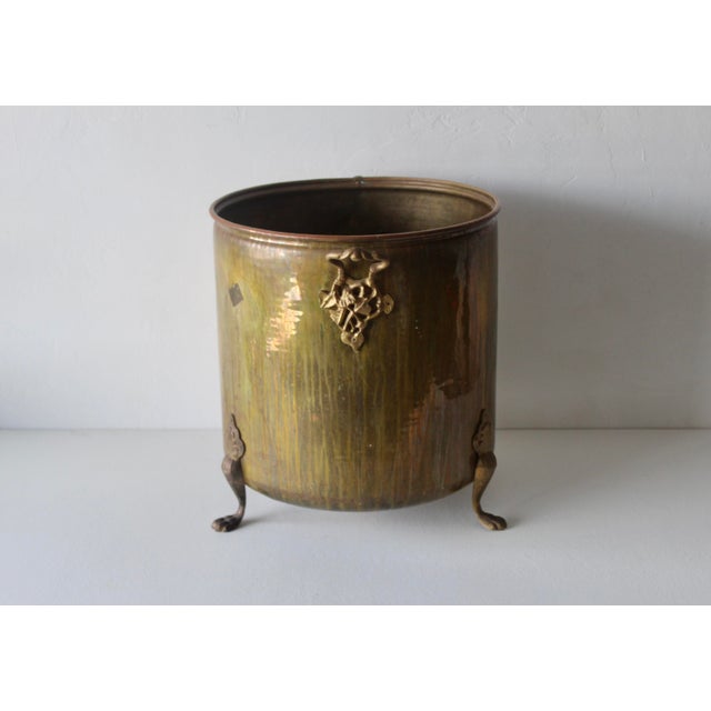 Metal Extra Large English Style Brass Hammered Paw Footed Planter With Ornate Handles Vintage Mid Century For Sale - Image 7 of 18