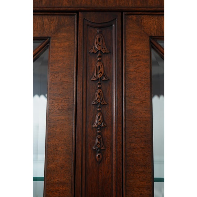 Henkel Harris Beveled Glass #2348 Mahogany Curio Cabinet For Sale - Image 11 of 18