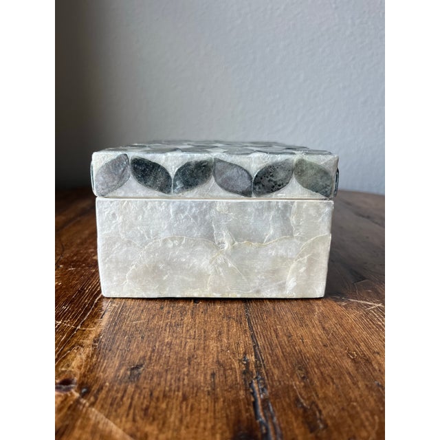 Late 20th Century Capiz Shell Box With Cover Made in the Philippines For Sale In Dallas - Image 6 of 9