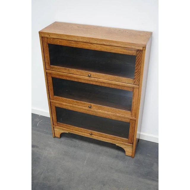 German Oak Bookcase with Folding Doors in Style of Globe Wernicke, 1930s For Sale - Image 13 of 18