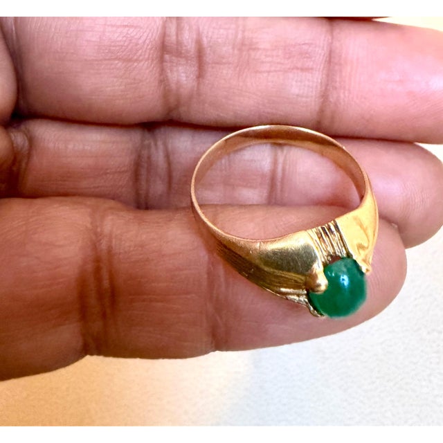 Early 21st Century 1 Ct Oval Emerald Cabochon 18 Kt Yellow Gold Ring Vintage Men Size 8 For Sale - Image 5 of 18