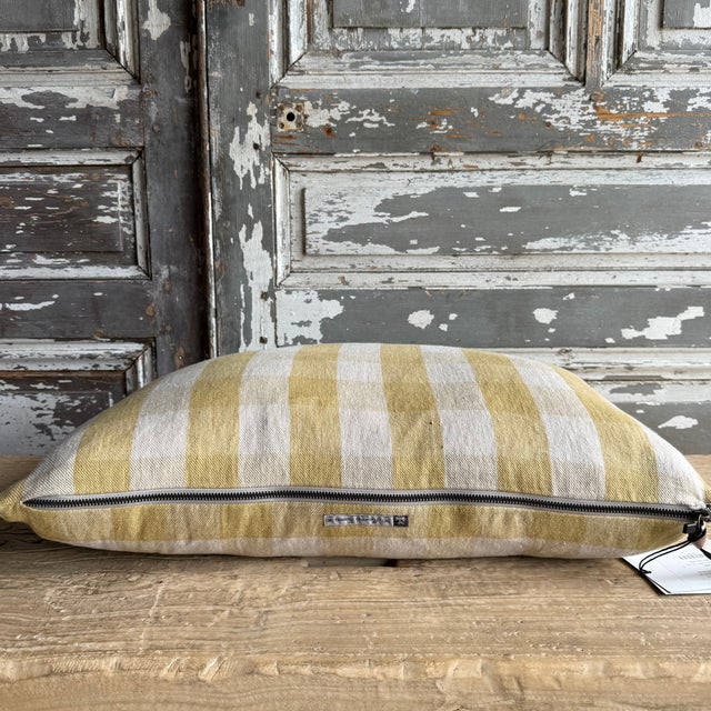 French Linen Lumbar Case– Vichy Paille For Sale - Image 4 of 5