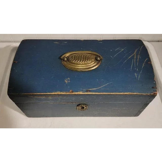 Rustic Early 19Thc Original Blue Painted Mini -Dome Top Box For Sale - Image 3 of 7
