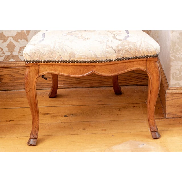 18th Century Walnut Queen Anne Style Upholstered Side Chairs—A Pair For Sale - Image 9 of 12
