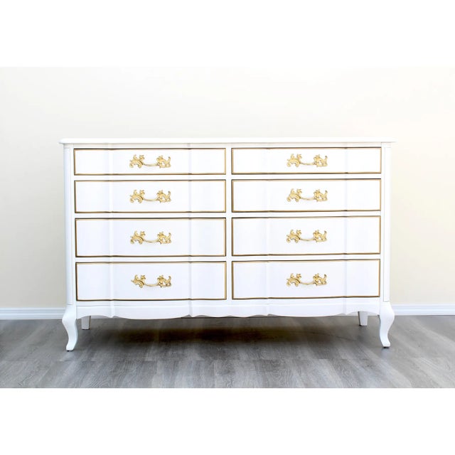 Late 20th Century Late 20th French Provincial White and Gold Dresser of Eight Drawers For Sale - Image 5 of 5