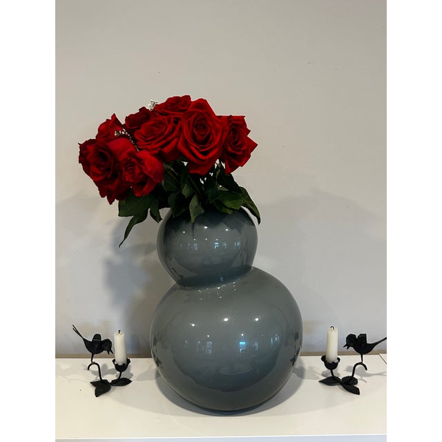 Postmodern Hand-Blown Grey Glass Double Gourd Statement Vase – Made in Poland (13.5") For Sale In Philadelphia - Image 6 of 14
