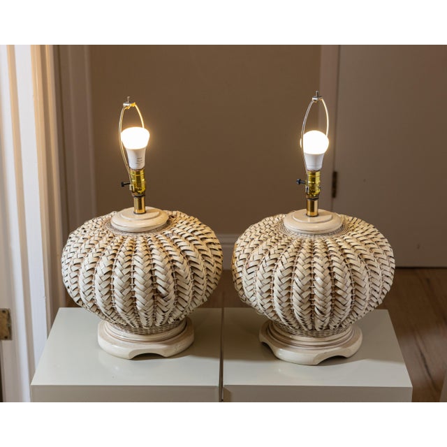 Contemporary Vintage 1980s Organic Modern Ribbed Woven Wicker Melon Table Lamps, a Pair For Sale - Image 3 of 14