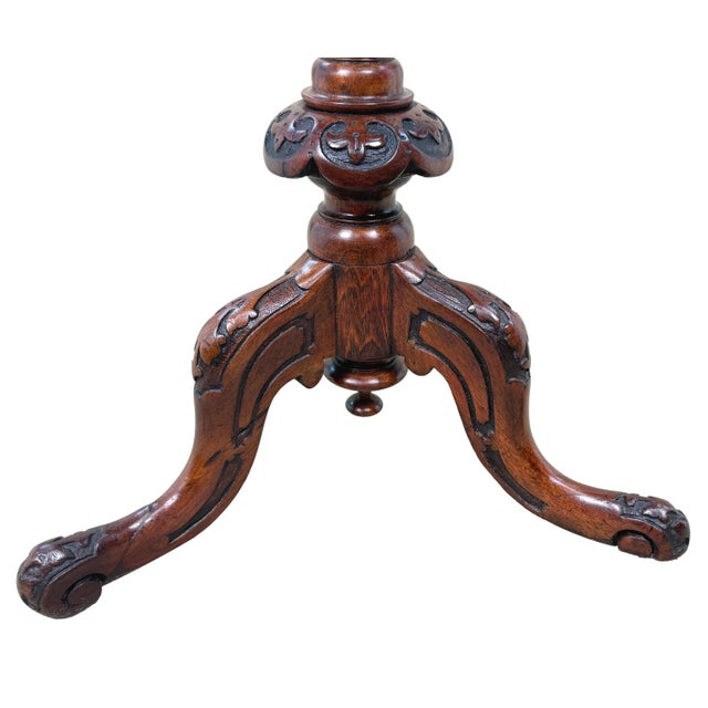 Victorian Burr Walnut Oval Occasional Lamp Table, 19th Century, 1860 For Sale - Image 6 of 11