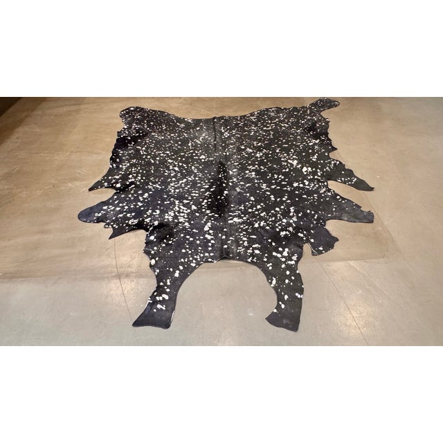 Fine quality cowhide from Argentina which provides the best quality in the world Easy to clean