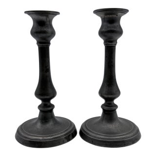 Antique Pair of American Pewter Candlesticks With Push Up Rods, Circa 1820s–1830s For Sale
