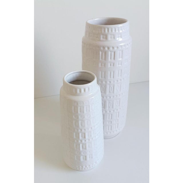 Gold Mid-Century Modern West German White Glazed Ceramic Vases by Scheurich, 1950s, Set of 2 For Sale - Image 8 of 17