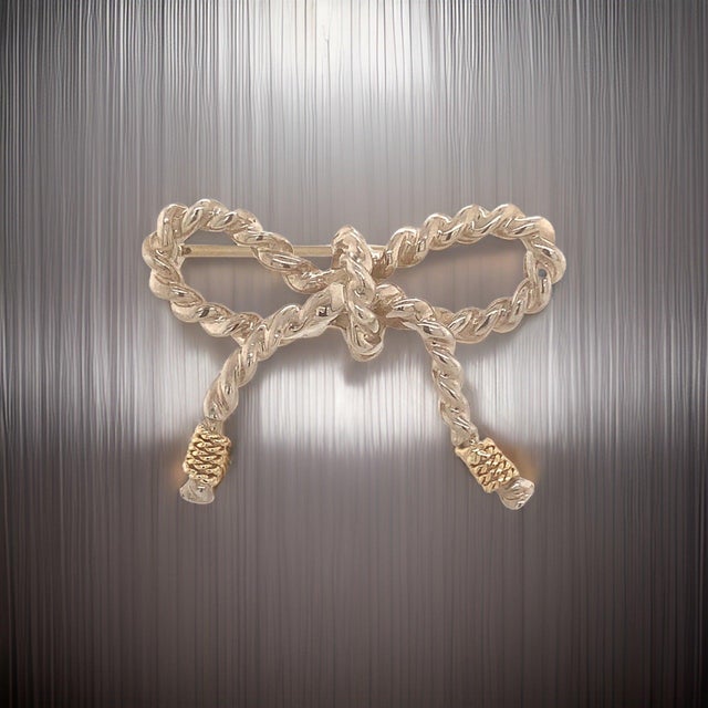 Modern Late 20th Century Tiffany & Co Estate Twisted Rope Bow Brooch Pin Silver + 14k Gold 5.8 Gr For Sale - Image 3 of 11