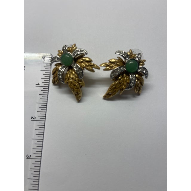 1920s Gold/Jade Pin & Earring Set, 3 Pieces For Sale - Image 4 of 6