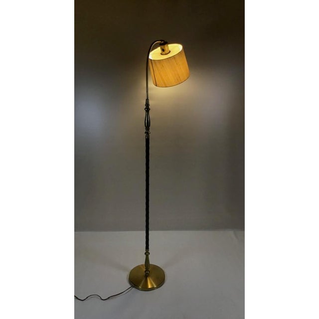 Metal Scandinavian Modern Model 5737 Floor Lamp in Brass and Leather by Einar Bäckström, 1950s For Sale - Image 7 of 18