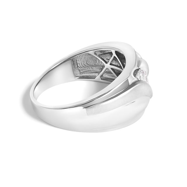 Distinguished by its tasteful contrast and bold elegance, this men's band is the quintessential emblem of strength and...