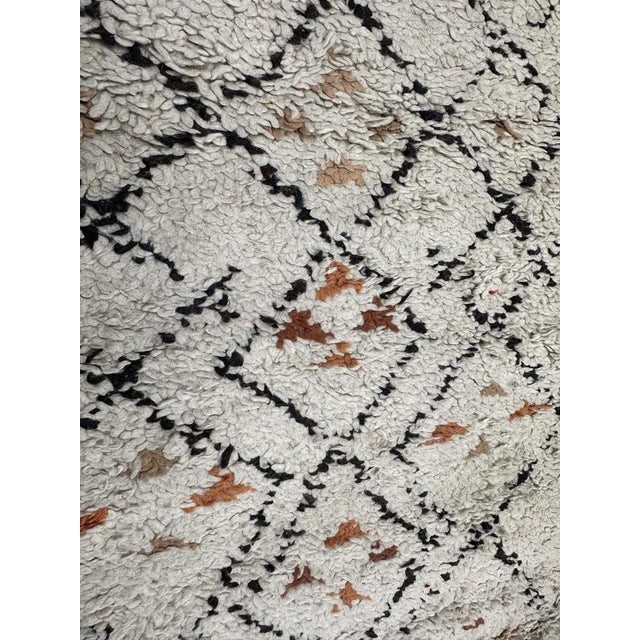 Small Mid-Century Moroccan Tribal Beni Ouarain Rug, 1940s For Sale - Image 12 of 17