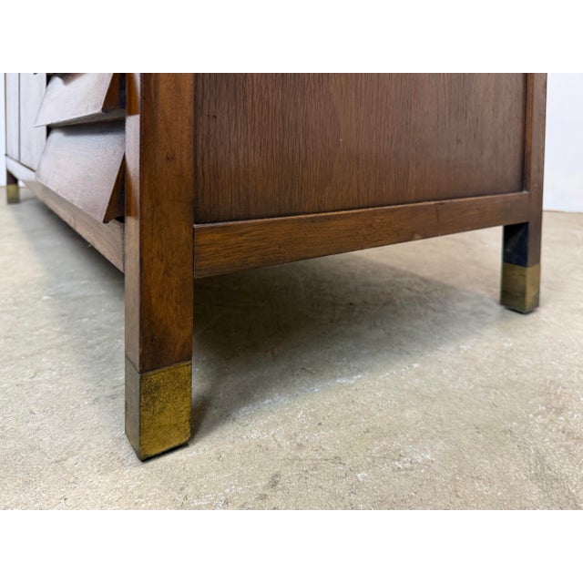 Mid Century Modern American of Martinsville "Dania" Walnut Hutch / China Cabinet For Sale - Image 11 of 12