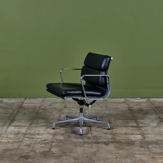Metal Eames Soft Pad Management Chair for Herman Miller For Sale - Image 7 of 18