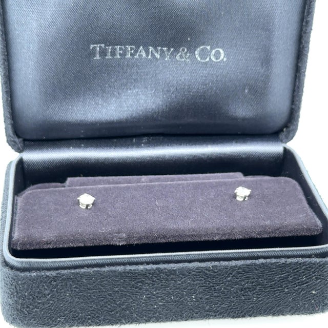 2020s Tiffany & Co. Platinum Diamond Stud Earrings 0.15ct 1.92g, A Pair For Sale - Image 5 of 5