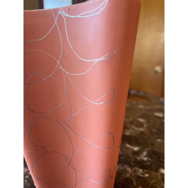 Peach Shawnee 'Clover Leaf' Pottery: One Teal, One Peach For Sale - Image 8 of 10
