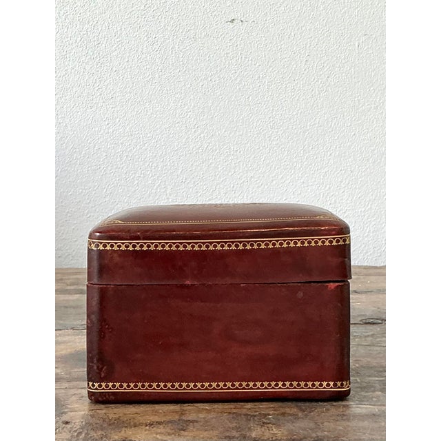 This elegant playing card box is a sophisticated addition to any study or library, embodying the refined charm of a mid-...