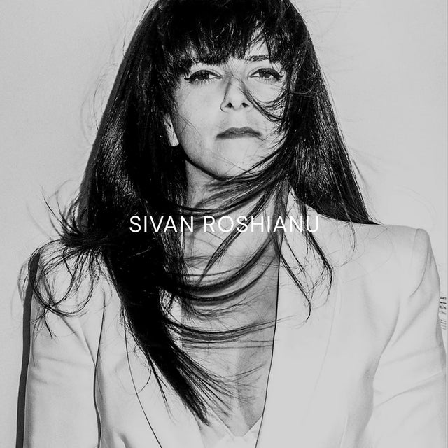 Mussel by Sivan Roshianu – Limited Edition Abstract Photograph | Unframed, Signed Archival Print For Sale In San Francisco - Image 6 of 6