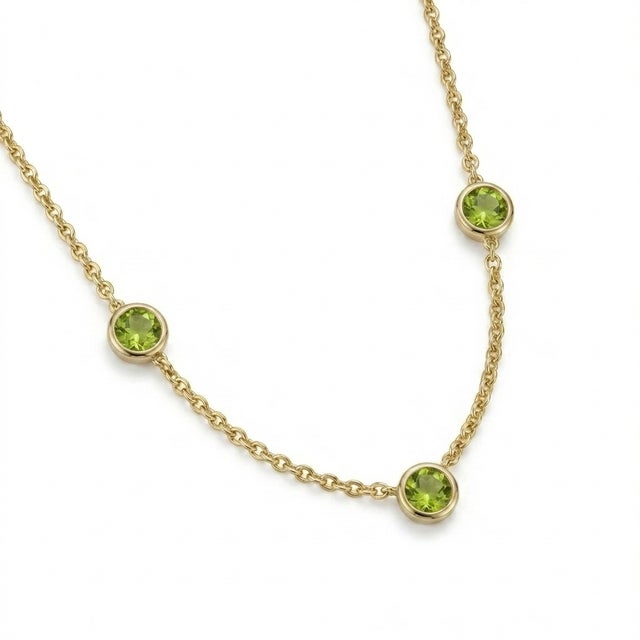 Natural Peridot Chain & Link Necklace - August Birthstone Minimalist Layering Necklace For Sale - Image 4 of 4