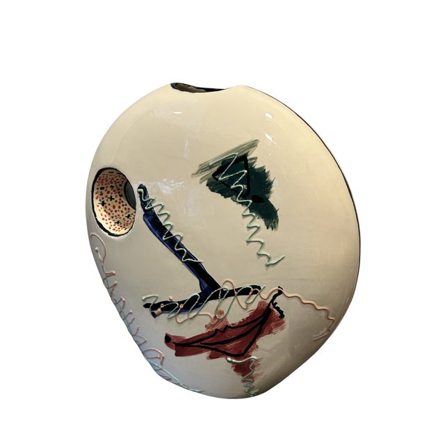 Pablo Picasso Late 20th Century MCM Abstract Face Vase – Contemporary Studio Art Ceramic Sculpture With Sculptural Cutout, Picasso-Inspired Design For Sale - Image 4 of 10