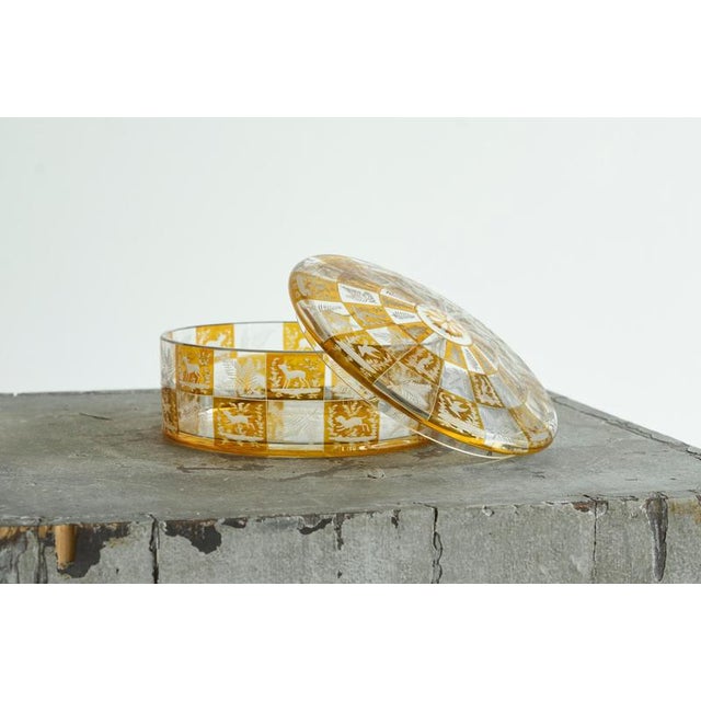 Early 20th Century Art Deco Carousel Lidded Box in Etched Glass, 1940s For Sale - Image 6 of 10