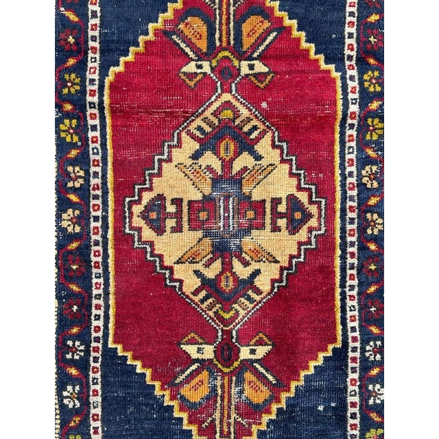 Small Mid-Century Turkish Yastik Rug, 1940s For Sale - Image 10 of 15