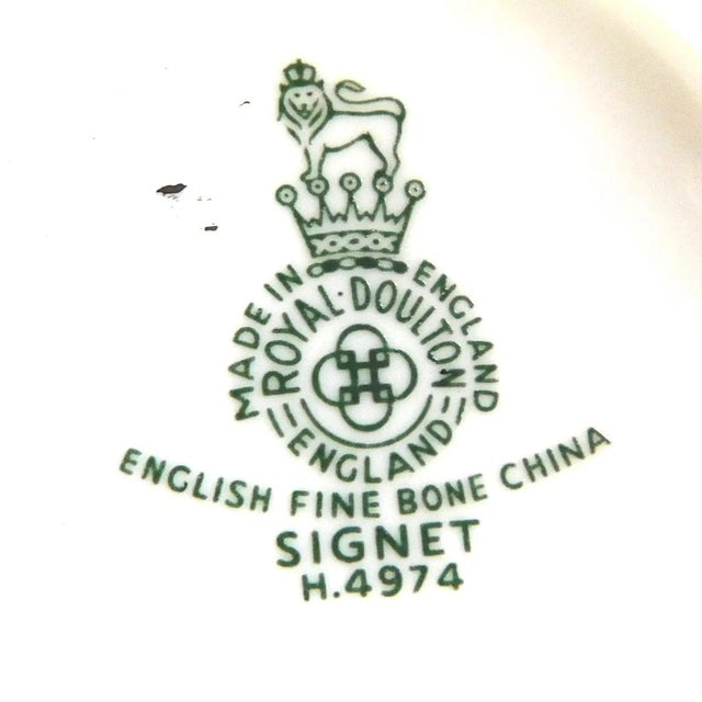 Traditional 1960s Royal Doulton Creamer in Signet For Sale - Image 3 of 3