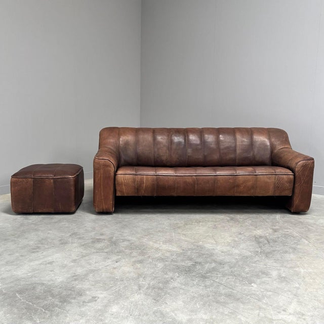 DS44 Three-Seater Sofa with Hocker in Buffalo Leather from de Sede, Set of 2, 1970s For Sale - Image 15 of 15