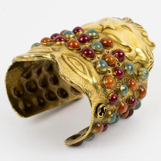 Gucci Carved Metal Bracelet and Ornament, gift box For Sale - Image 10 of 17