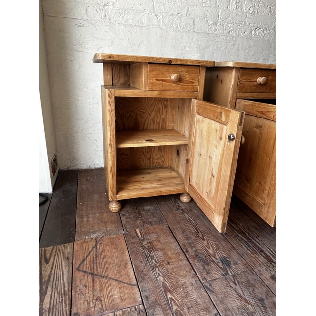 Wood Victorian English Pine Bedside Cabinets with Drawer & Cupboard, 1880s, Set of 2 For Sale - Image 7 of 9