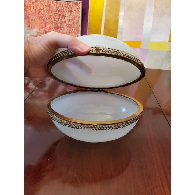Antique Baccarat Style Large Egg Opaline Jewel Box Casket For Sale - Image 4 of 7
