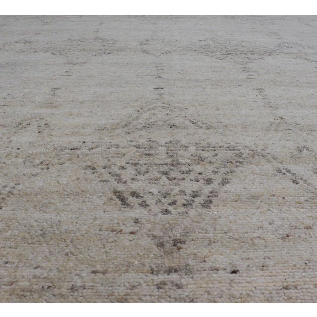 Indian Modern Large Area Rug in All Neutral Tones and Moroccan Style Diamonds For Sale In Atlanta - Image 6 of 11