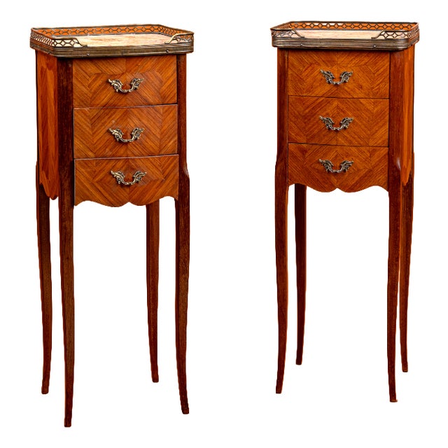20th Century Louis XV Style Bedside Tables in Walnut, Marble and Bronze, Set of 2 For Sale
