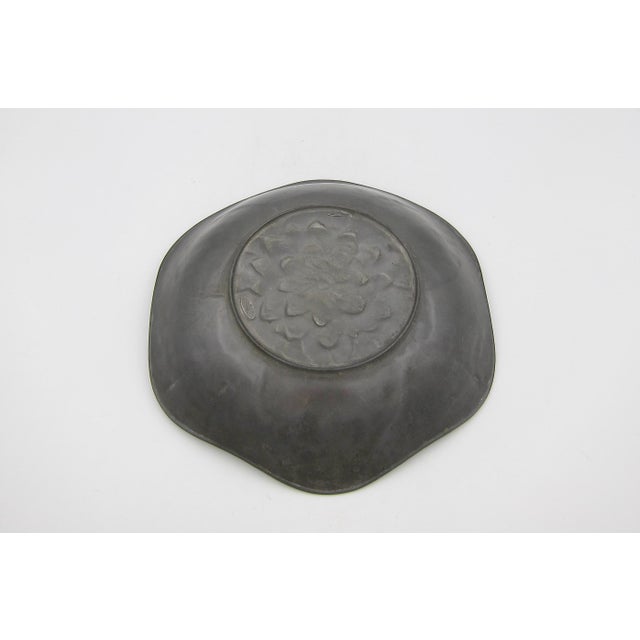 Art Nouveau Kayserzinn Bowl With Water Lily and Dragonflies For Sale In Los Angeles - Image 6 of 10