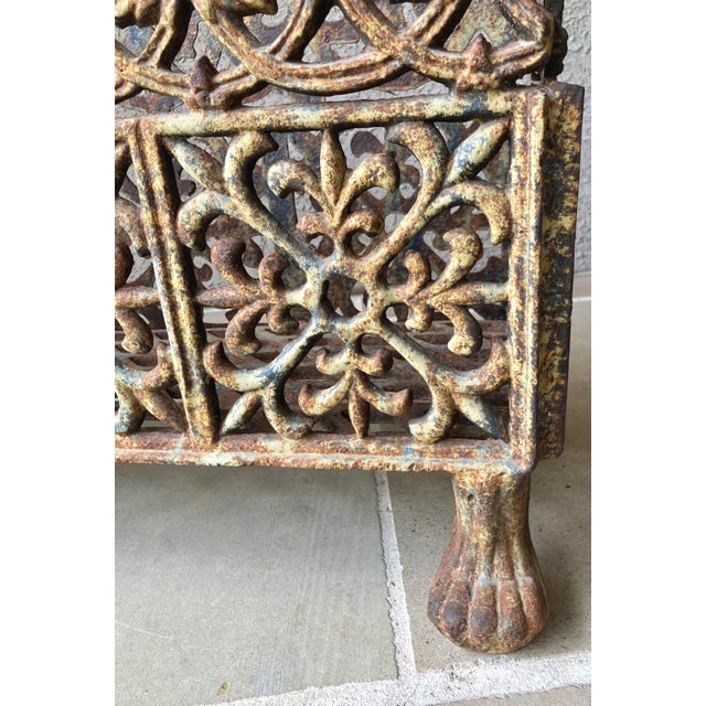 Late 19th-Century Victorian Gothic-Style Cast Iron Fleur-De-Lis Tracery Panel Jardinière on Lion Paw Feet For Sale - Image 14 of 18