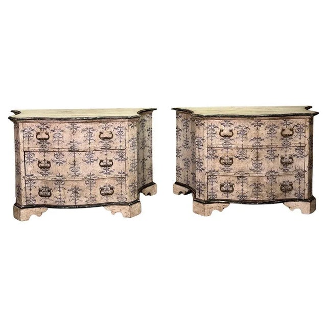 Beautiful Pair of Italian Chests of Drawers early 20th Century Pine wood perfectly preserved Measurements with the upper...